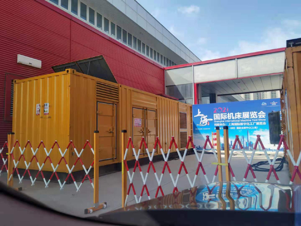 小店发电车出租-发电机无电压或电压太低怎么办？