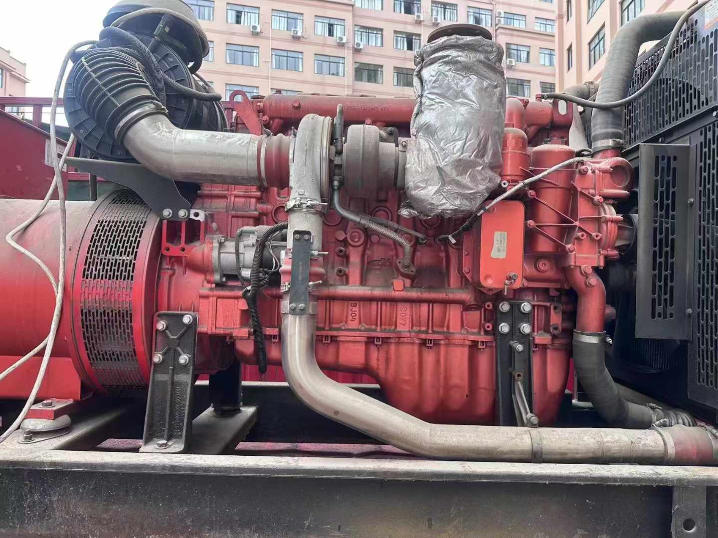 小店如何选择适合 600kW 柴油发电机组的过载保护器?