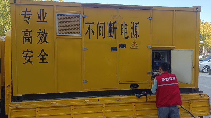 小店柴油发电机组和UPS电源配合使用时，如何避免切换过程中的电力中断？