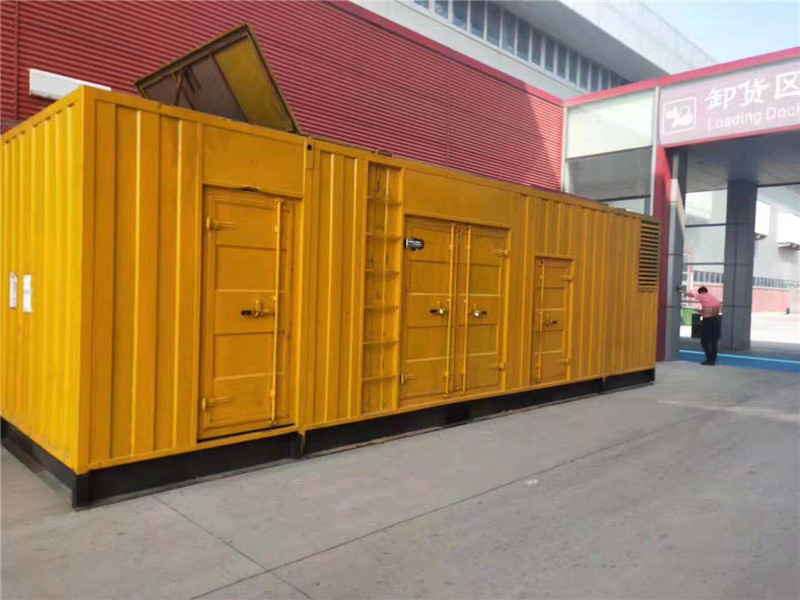 小店国内外发电机组租赁合同在明确设备维护责任方面有哪些不同做法？